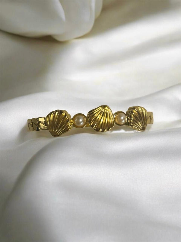 Golden Shell Bracelet