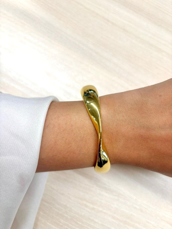 Timeless Gold Bracelets